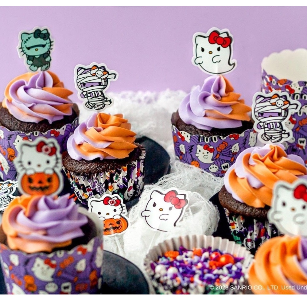 NWT Sanrio 37pc Hello Kitty Halloween Cupcake Party Set